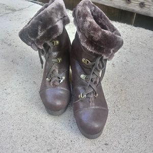 These boots r really great size 6